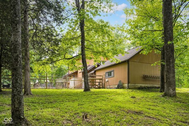 6774 S Becks Grove Road, Freetown, IN 47235
