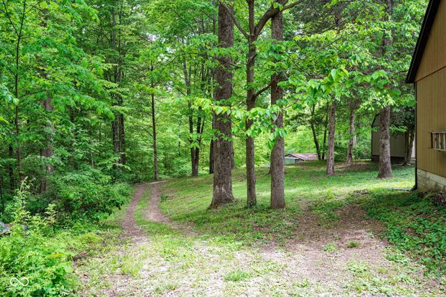 6774 S Becks Grove Road, Freetown, IN 47235