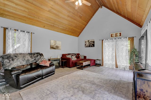 6774 S Becks Grove Road, Freetown, IN 47235