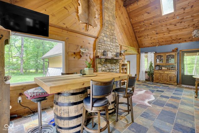 6774 S Becks Grove Road, Freetown, IN 47235