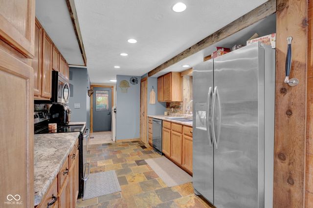 6774 S Becks Grove Road, Freetown, IN 47235