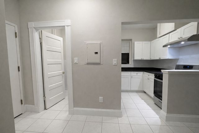 4 Langmaid Ave 2, Somerville, MA 02145