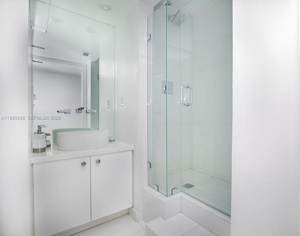 2555 Collins Ave 1114, Miami Beach, FL 33140