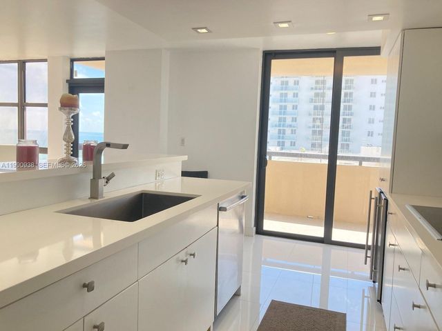 2555 Collins Ave 1114, Miami Beach, FL 33140