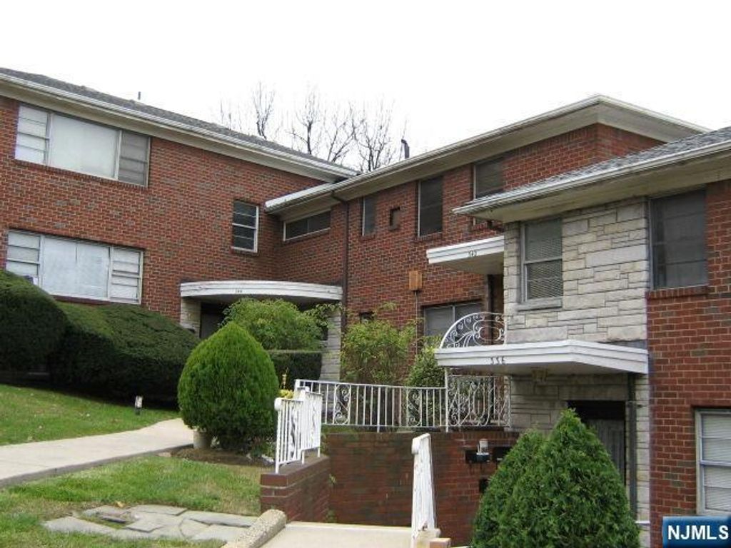 348 Northwood 4, Palisades Park, NJ 07650