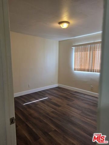 754 E 84th Place 2, Los Angeles, CA 90001