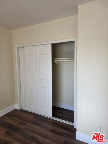 754 E 84th Place 2, Los Angeles, CA 90001