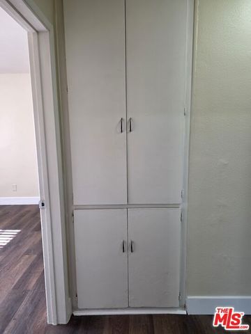 754 E 84th Place 2, Los Angeles, CA 90001