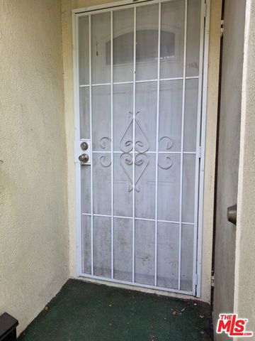 754 E 84th Place 2, Los Angeles, CA 90001