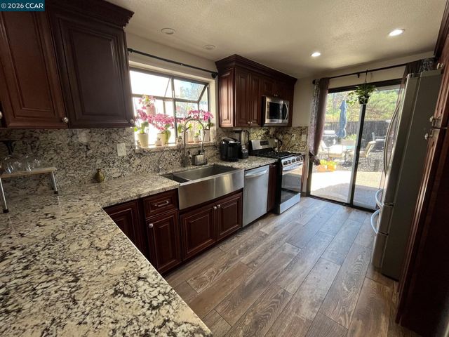 2837 Morro Dr, Antioch, CA 94531