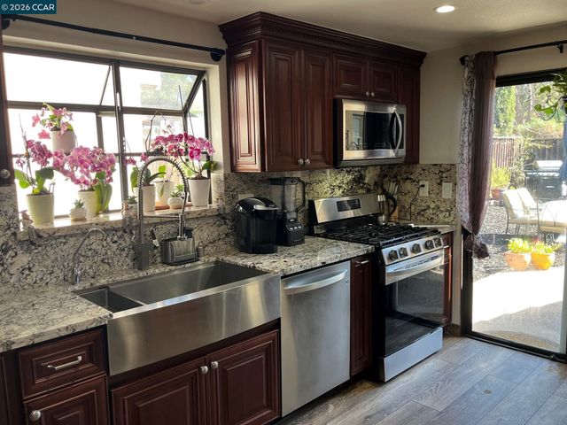 2837 Morro Dr, Antioch, CA 94531