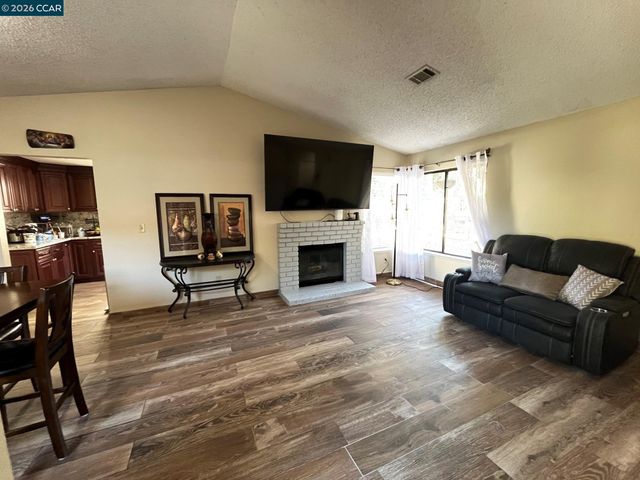 2837 Morro Dr, Antioch, CA 94531