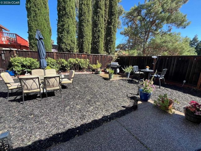 2837 Morro Dr, Antioch, CA 94531