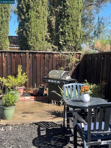 2837 Morro Dr, Antioch, CA 94531
