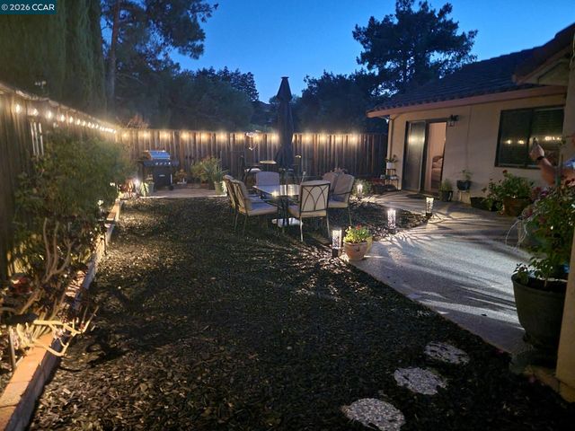 2837 Morro Dr, Antioch, CA 94531