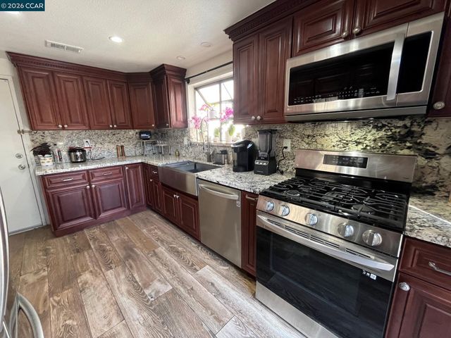 2837 Morro Dr, Antioch, CA 94531