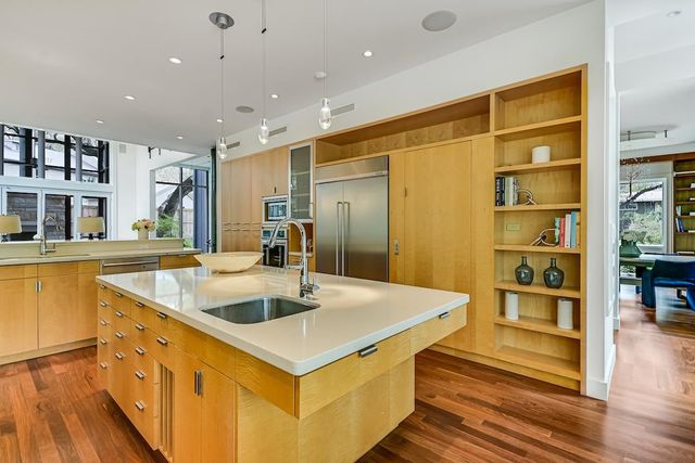 2806 Robbs RUN, Austin, TX 78703