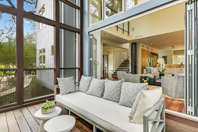 2806 Robbs RUN, Austin, TX 78703