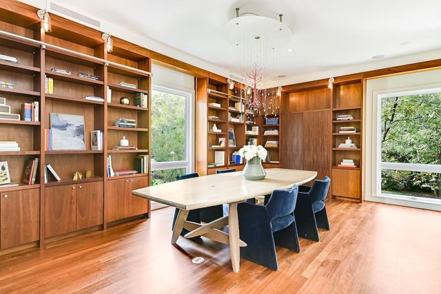 2806 Robbs RUN, Austin, TX 78703