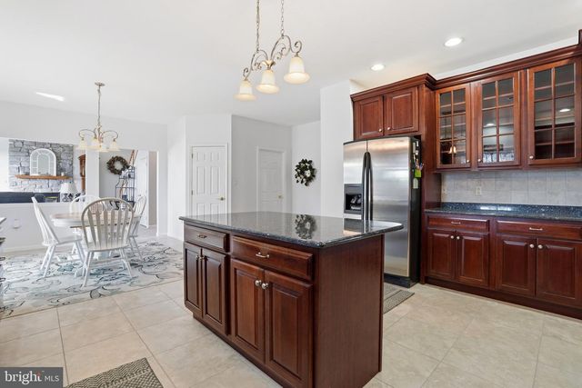 527 FAGLEYSVILLE RD, Perkiomenville, PA 18074