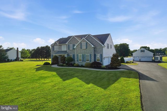 527 FAGLEYSVILLE RD, Perkiomenville, PA 18074