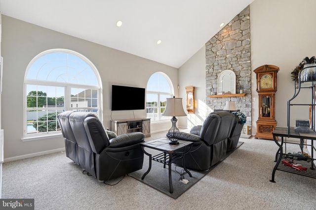 527 FAGLEYSVILLE RD, Perkiomenville, PA 18074