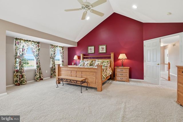 527 FAGLEYSVILLE RD, Perkiomenville, PA 18074