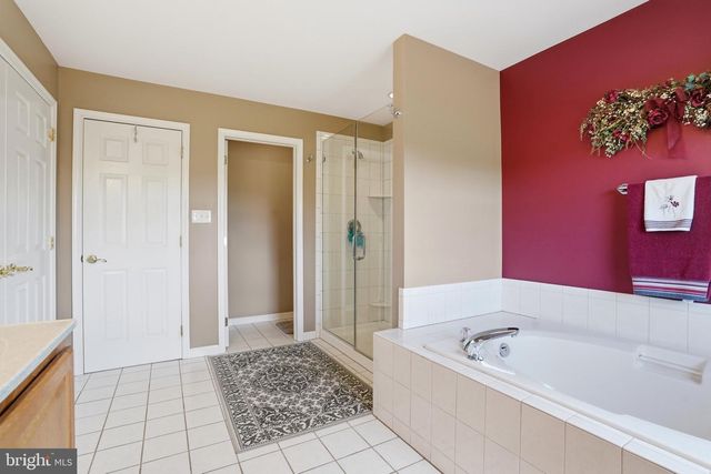 527 FAGLEYSVILLE RD, Perkiomenville, PA 18074