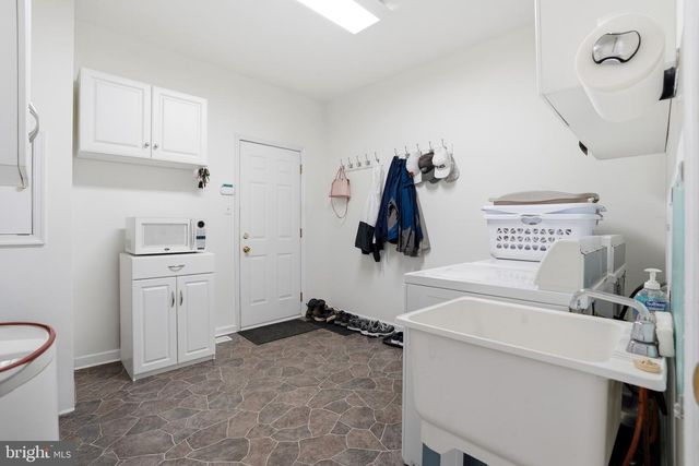 527 FAGLEYSVILLE RD, Perkiomenville, PA 18074