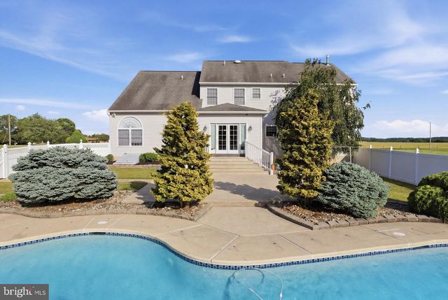 527 FAGLEYSVILLE RD, Perkiomenville, PA 18074