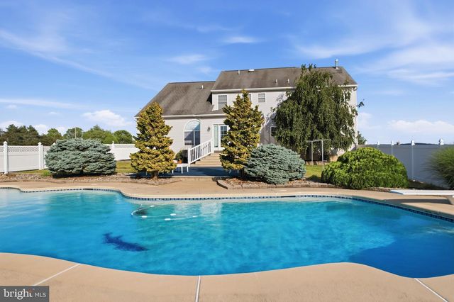 527 FAGLEYSVILLE RD, Perkiomenville, PA 18074