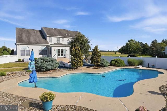 527 FAGLEYSVILLE RD, Perkiomenville, PA 18074