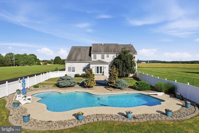 527 FAGLEYSVILLE RD, Perkiomenville, PA 18074