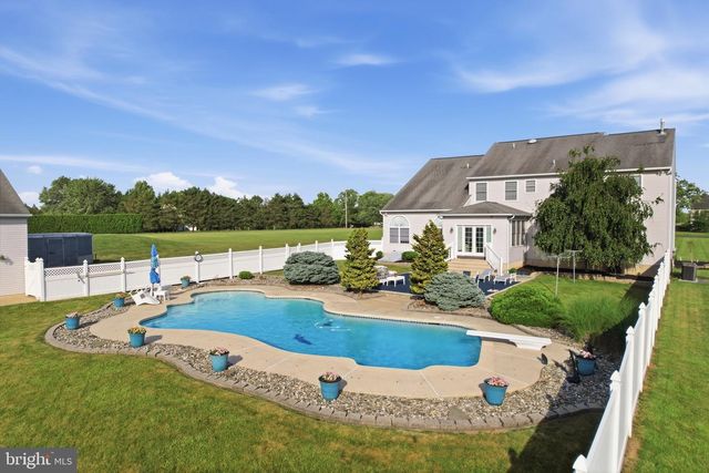 527 FAGLEYSVILLE RD, Perkiomenville, PA 18074
