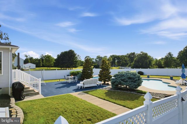 527 FAGLEYSVILLE RD, Perkiomenville, PA 18074
