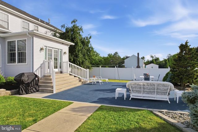 527 FAGLEYSVILLE RD, Perkiomenville, PA 18074