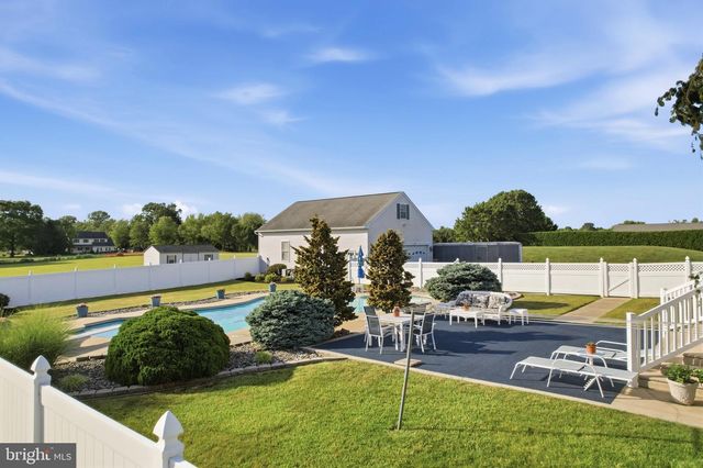 527 FAGLEYSVILLE RD, Perkiomenville, PA 18074