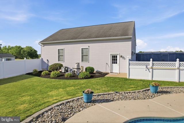 527 FAGLEYSVILLE RD, Perkiomenville, PA 18074