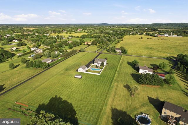 527 FAGLEYSVILLE RD, Perkiomenville, PA 18074