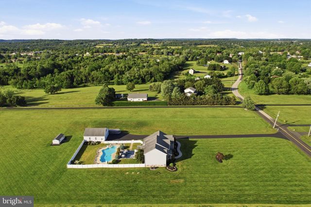 527 FAGLEYSVILLE RD, Perkiomenville, PA 18074