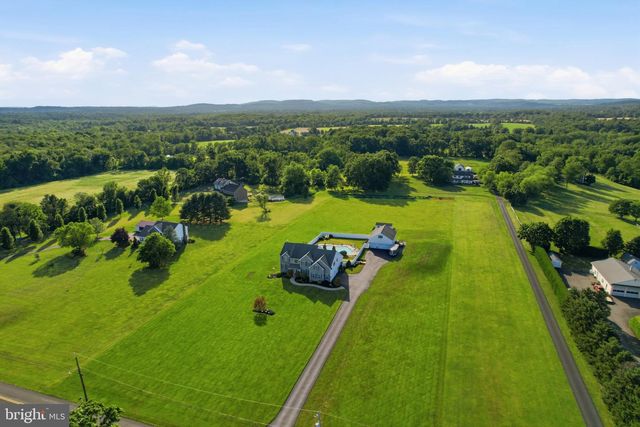 527 FAGLEYSVILLE RD, Perkiomenville, PA 18074