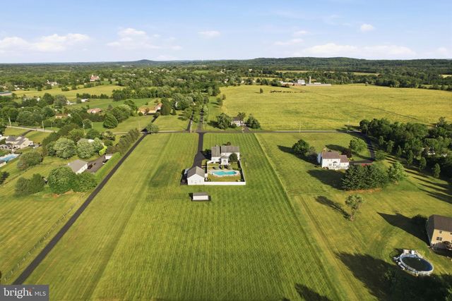 527 FAGLEYSVILLE RD, Perkiomenville, PA 18074