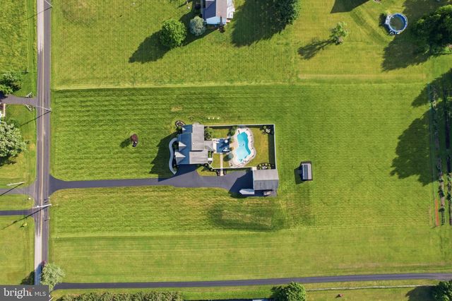 527 FAGLEYSVILLE RD, Perkiomenville, PA 18074