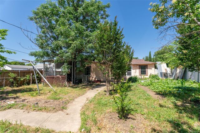 3225 Schieffer Avenue, Fort Worth, TX 76110