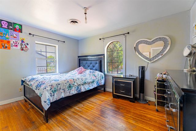 3225 Schieffer Avenue, Fort Worth, TX 76110