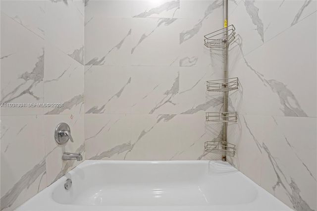 380 SE 12th Ave 2, Deerfield Beach, FL 33441