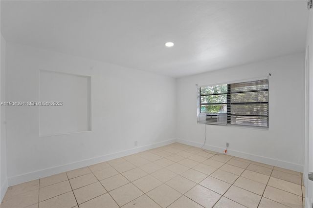 380 SE 12th Ave 2, Deerfield Beach, FL 33441