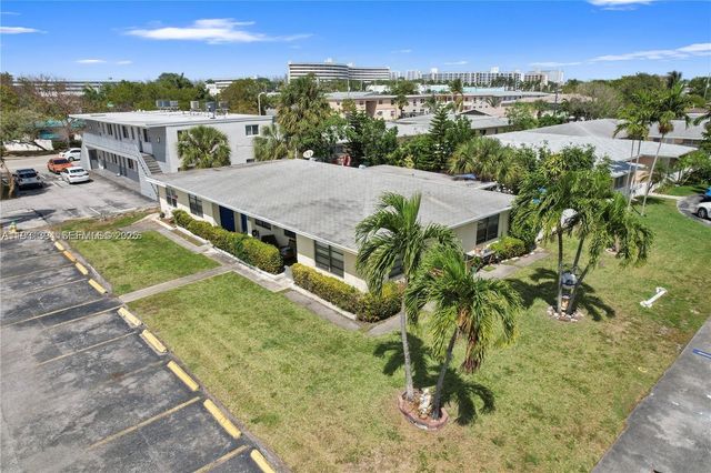 380 SE 12th Ave 2, Deerfield Beach, FL 33441