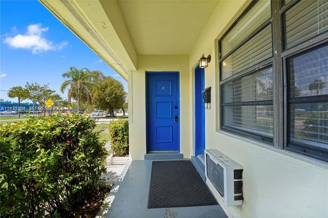 380 SE 12th Ave 2, Deerfield Beach, FL 33441