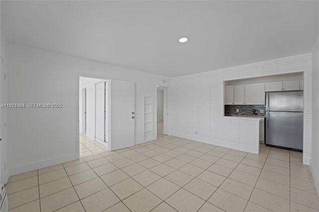 380 SE 12th Ave 2, Deerfield Beach, FL 33441